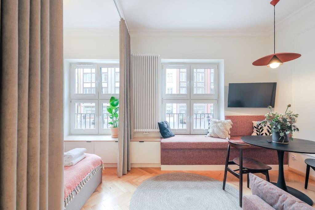 Modern Apartment In City Centre 格但斯克 外观 照片