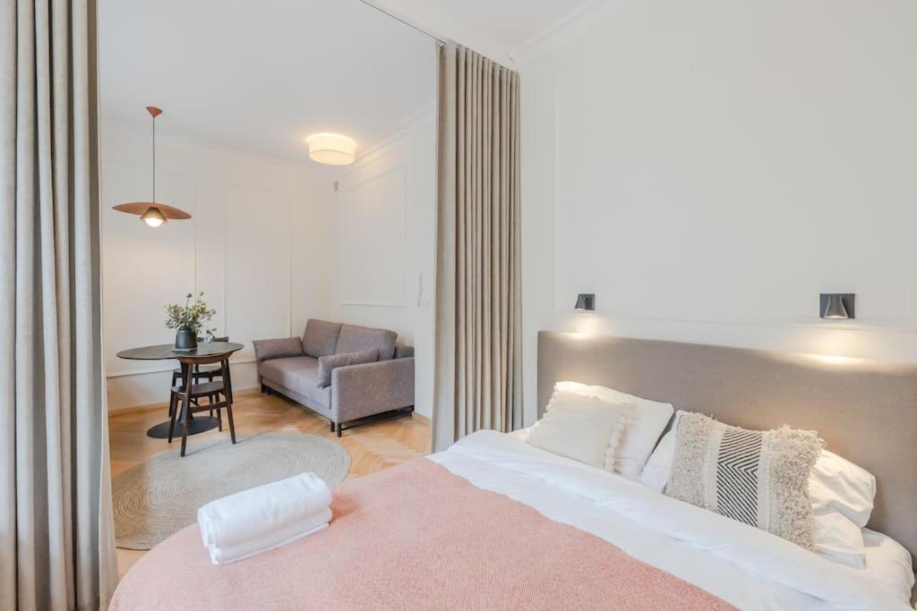 Modern Apartment In City Centre 格但斯克 外观 照片